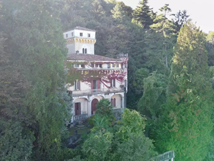 Immagine 5 di Villa in vendita  in Via Sempione sud 26 a Stresa