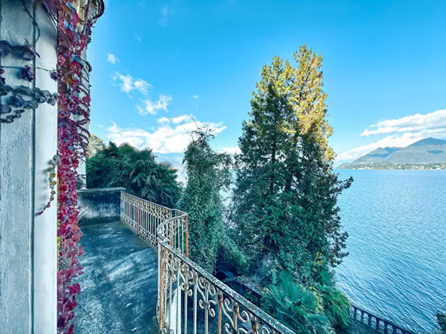 Immagine 8 di Villa in vendita  in Via Sempione sud 26 a Stresa