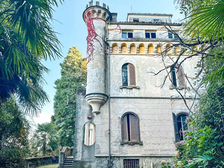 Immagine 20 di Villa in vendita  in Via Sempione sud 26 a Stresa