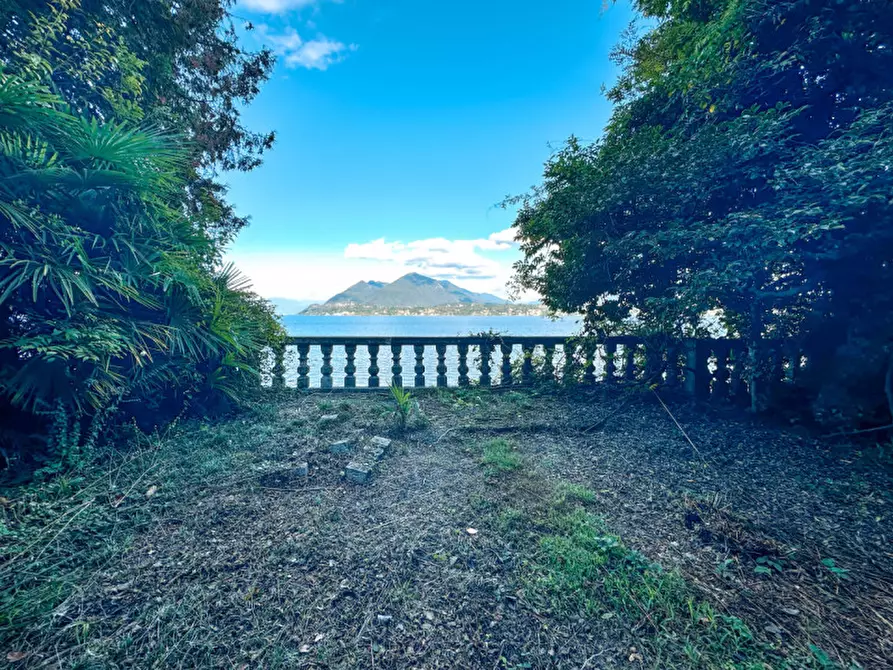 Immagine 22 di Villa in vendita  in Via Sempione sud 26 a Stresa