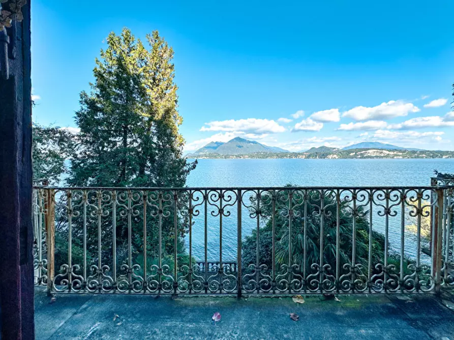 Immagine 42 di Villa in vendita  in Via Sempione sud 26 a Stresa