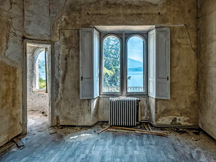 Immagine 43 di Villa in vendita  in Via Sempione sud 26 a Stresa
