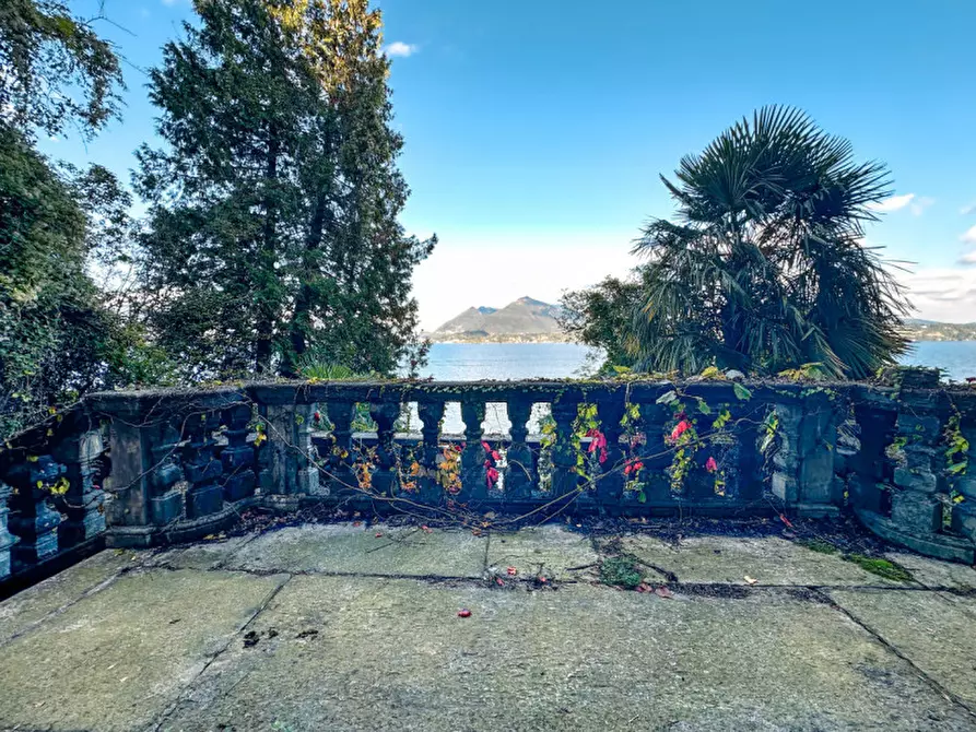 Immagine 44 di Villa in vendita  in Via Sempione sud 26 a Stresa