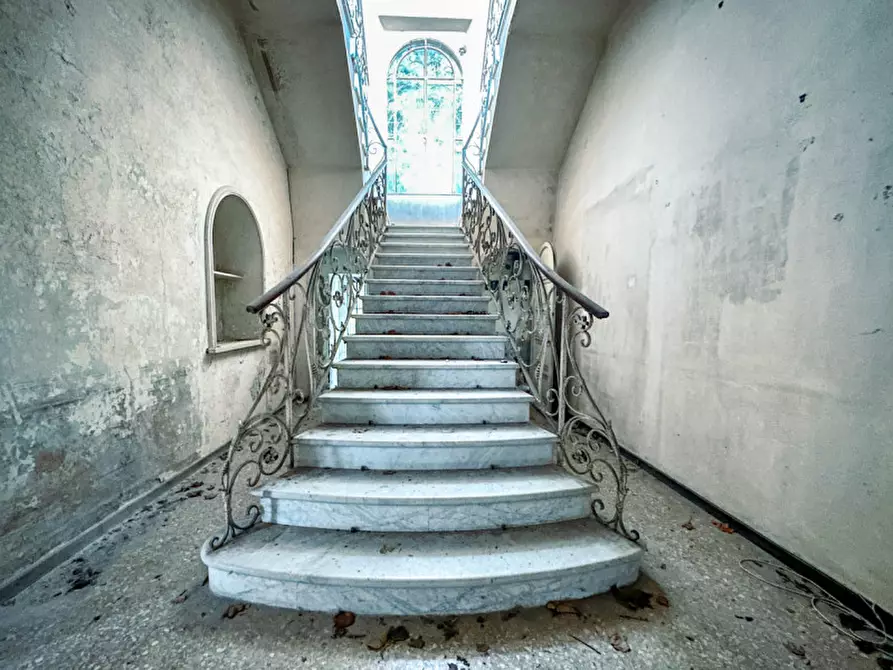 Immagine 47 di Villa in vendita  in Via Sempione sud 26 a Stresa