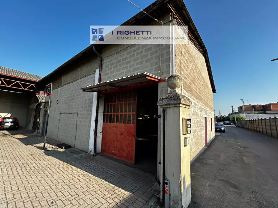 Immagine 2 di Magazzino in affitto  in via spallanzani a Verona