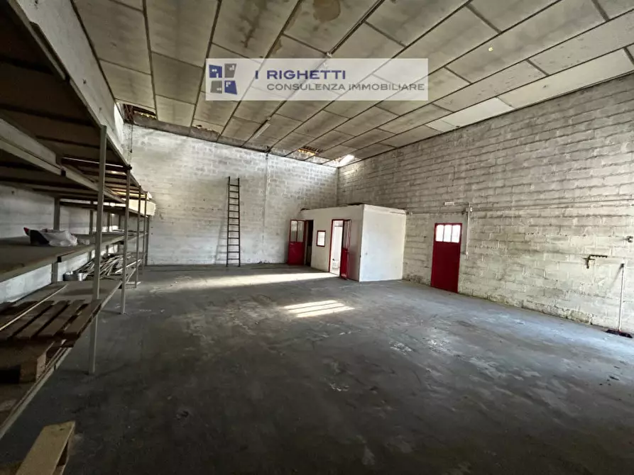 Immagine 4 di Magazzino in affitto  in via spallanzani a Verona