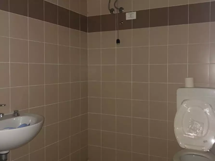 Immagine 4 di Negozio in vendita  in Maclodio via Roma 48 a Maclodio