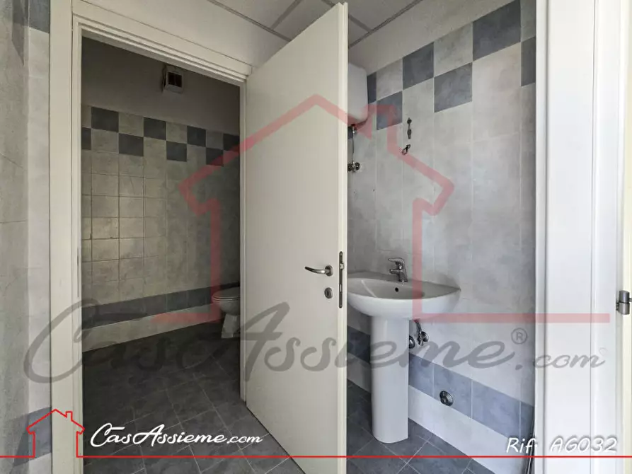 Immagine 5 di Negozio in vendita  a Tombolo