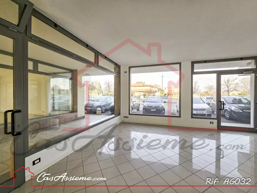 Immagine 6 di Negozio in vendita  a Tombolo