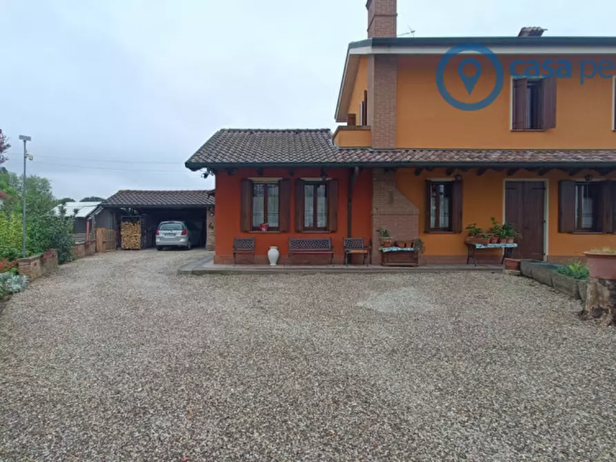 Immagine 1 di Casa bifamiliare in vendita  a Lusia
