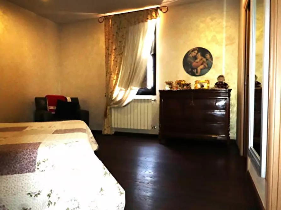 Immagine 28 di Casa bifamiliare in vendita  in viale Matteotti a Montevarchi