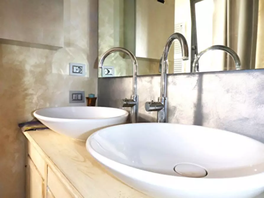 Immagine 36 di Casa bifamiliare in vendita  in viale Matteotti a Montevarchi