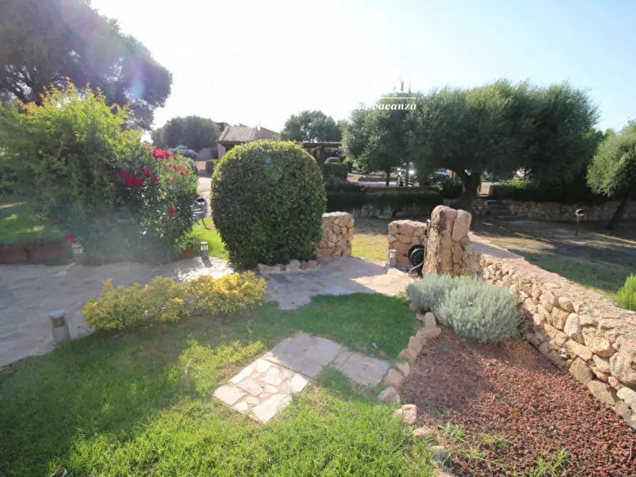 Immagine 3 di Villetta a schiera in vendita  in Loc. Stazzu Pulcheddu a Palau