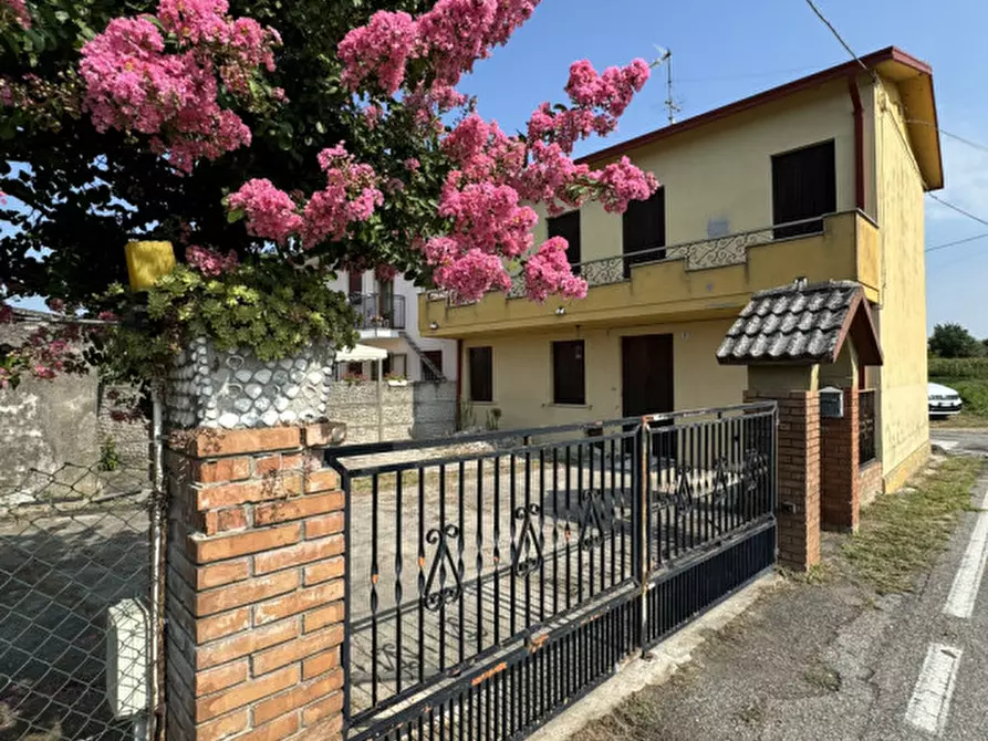 Immagine 1 di Casa bifamiliare in vendita  in VIA BORELLARA a Carceri