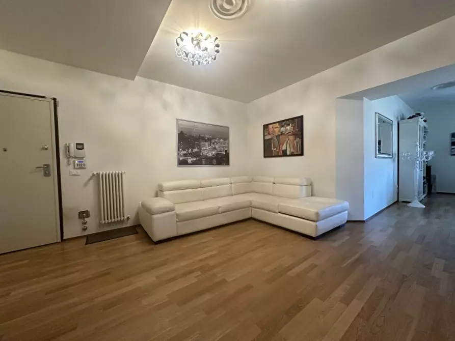 Immagine 6 di Appartamento in vendita  a Senigallia