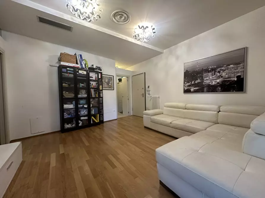 Immagine 10 di Appartamento in vendita  a Senigallia