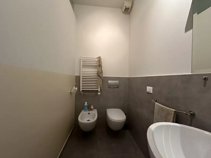 Immagine 15 di Appartamento in vendita  a Senigallia