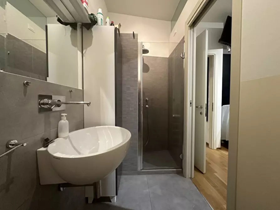 Immagine 16 di Appartamento in vendita  a Senigallia