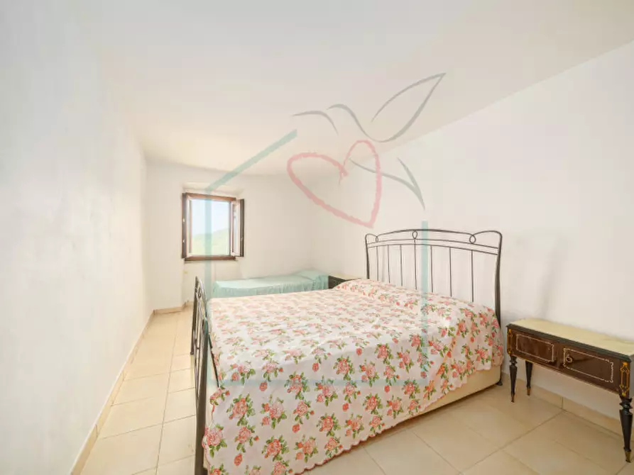 Immagine 3 di Appartamento in vendita  a Ortonovo