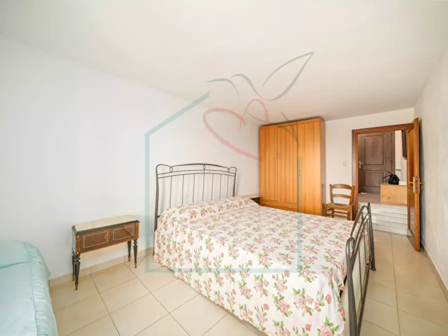 Immagine 5 di Appartamento in vendita  a Ortonovo