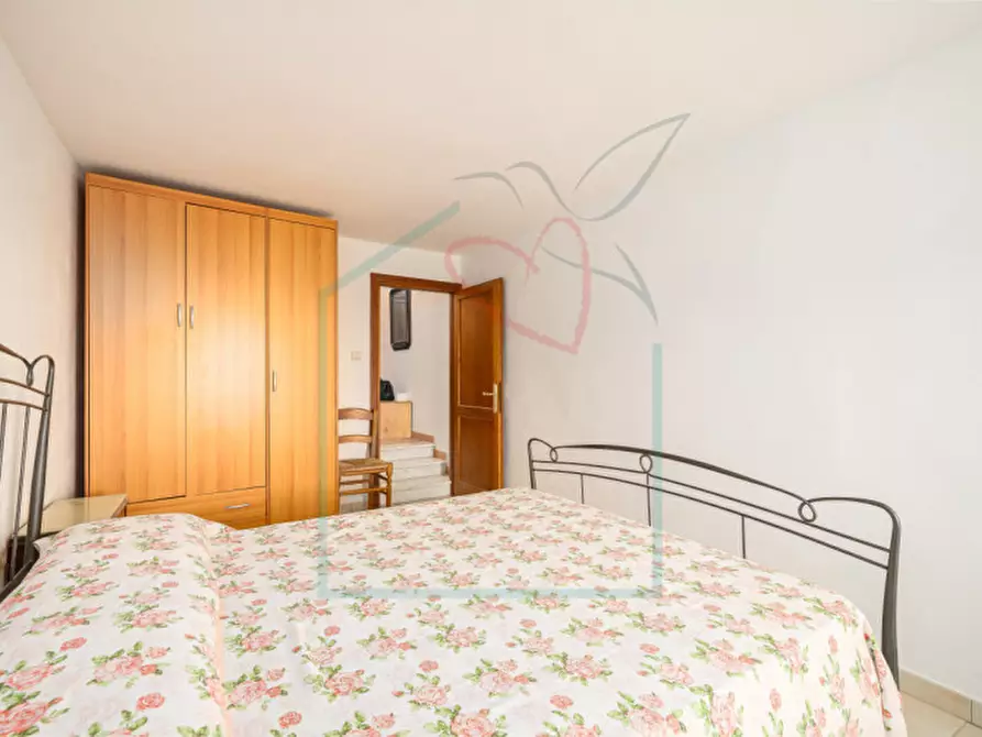 Immagine 7 di Appartamento in vendita  a Ortonovo