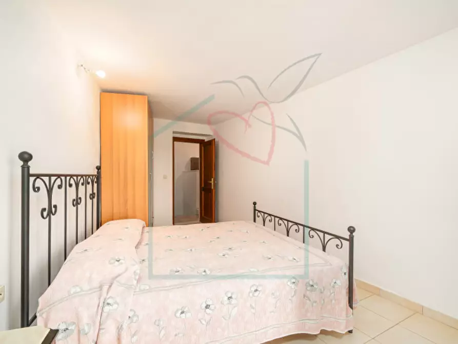 Immagine 9 di Appartamento in vendita  a Ortonovo