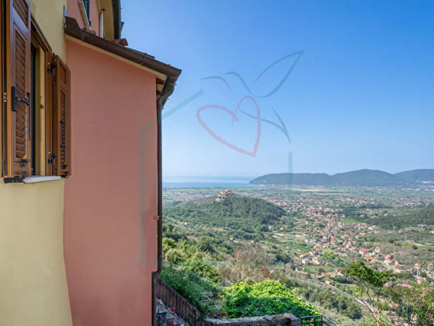 Immagine 10 di Appartamento in vendita  a Ortonovo