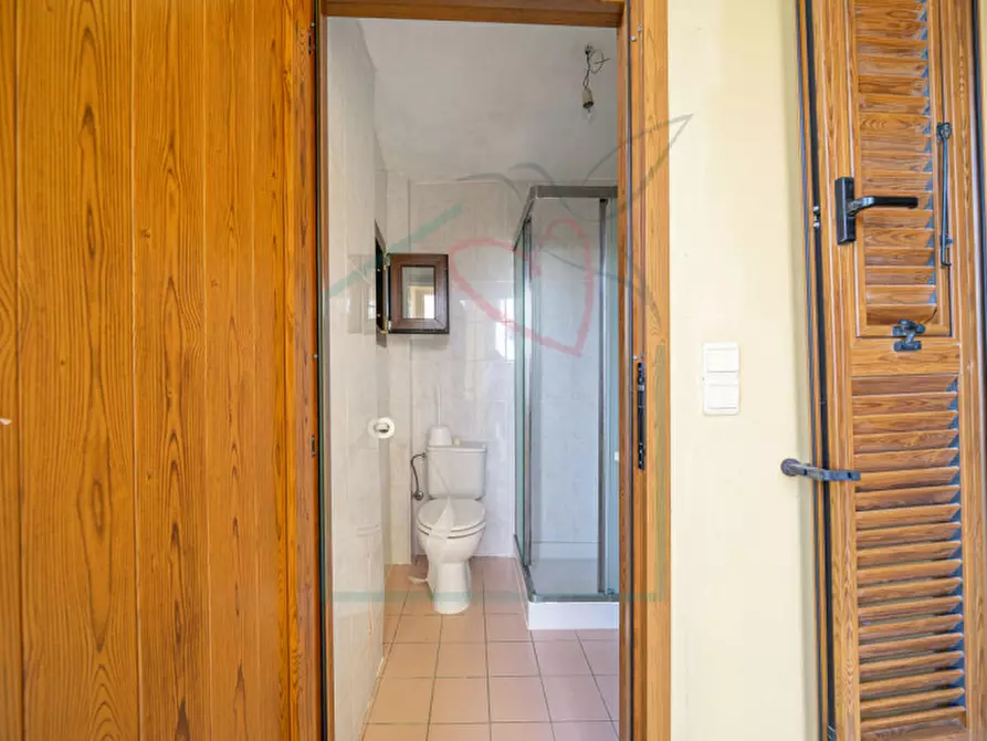 Immagine 11 di Appartamento in vendita  a Ortonovo