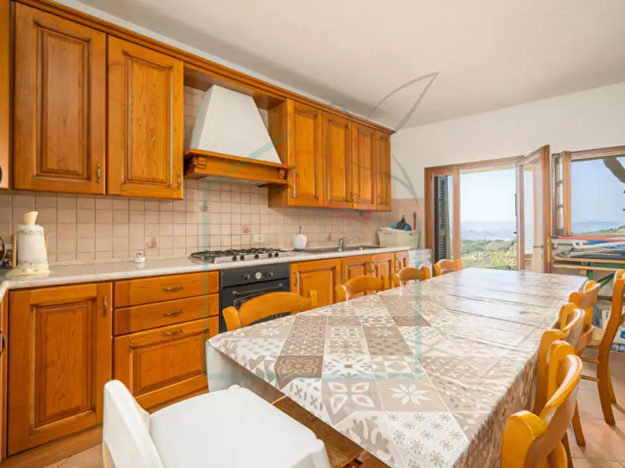 Immagine 12 di Appartamento in vendita  a Ortonovo