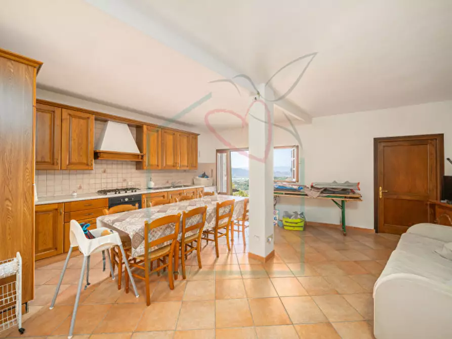 Immagine 13 di Appartamento in vendita  a Ortonovo