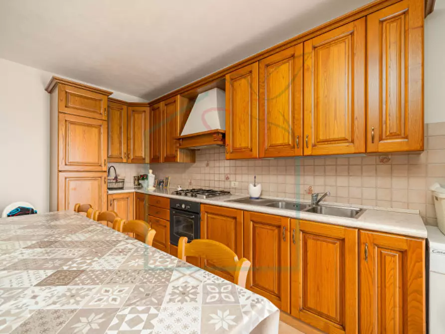 Immagine 14 di Appartamento in vendita  a Ortonovo