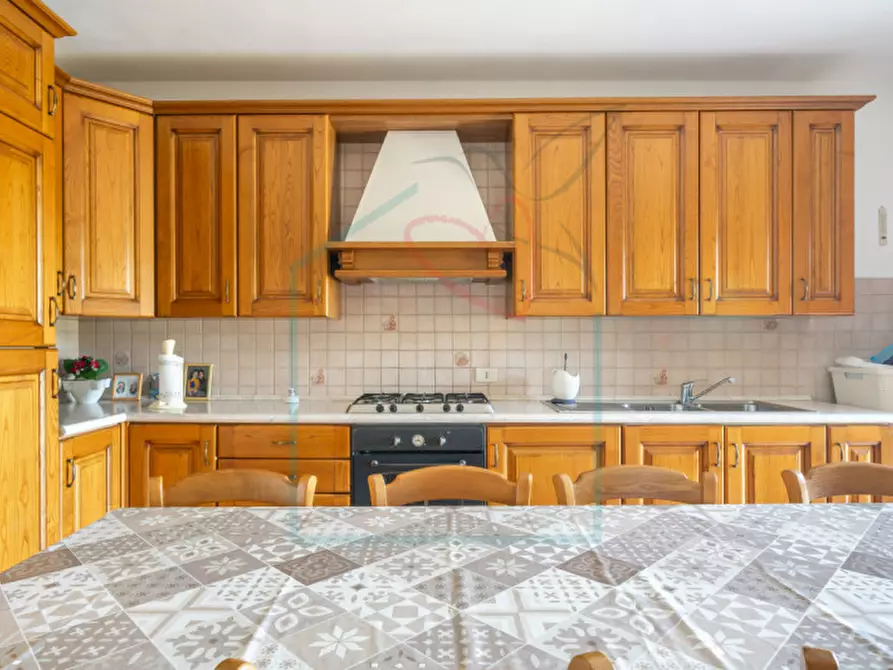 Immagine 16 di Appartamento in vendita  a Ortonovo