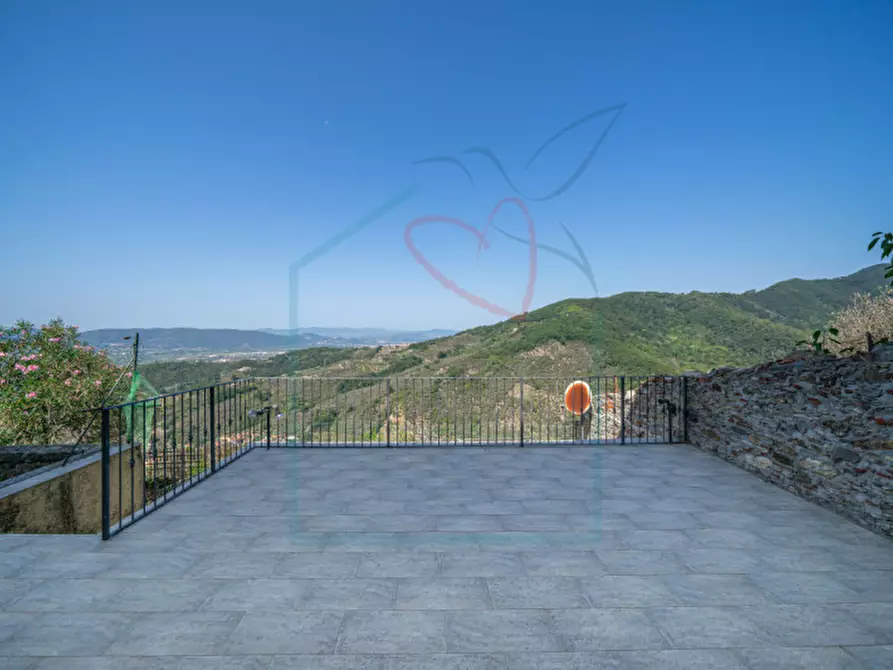 Immagine 21 di Appartamento in vendita  a Ortonovo