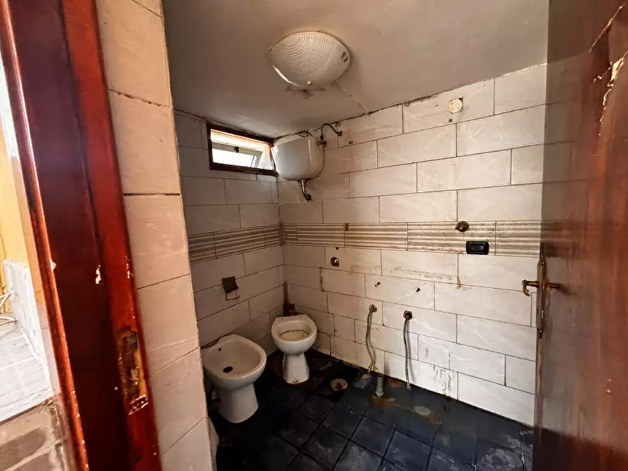 Immagine 6 di Appartamento in vendita  in VIA NAZIONALE N°53 a Torre Del Greco