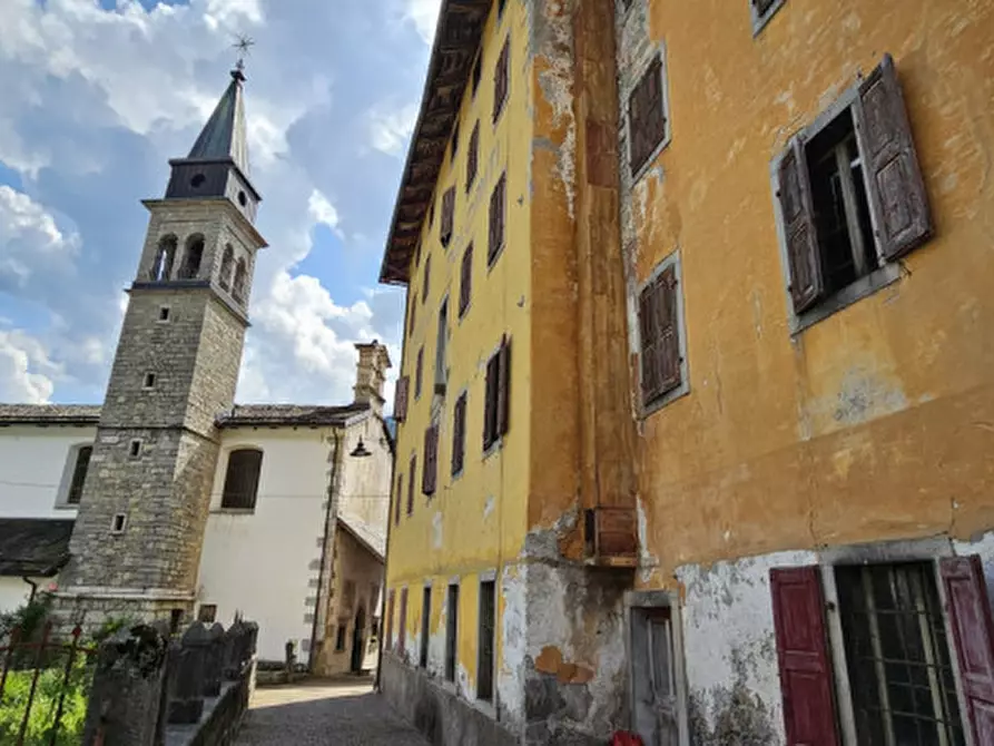 Immagine 4 di Palazzo in vendita  in Via Latteria 7 a Forni Di Sopra