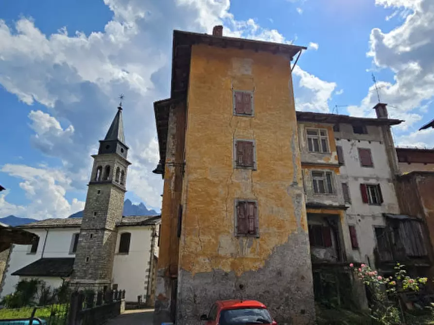 Immagine 5 di Palazzo in vendita  in Via Latteria 7 a Forni Di Sopra