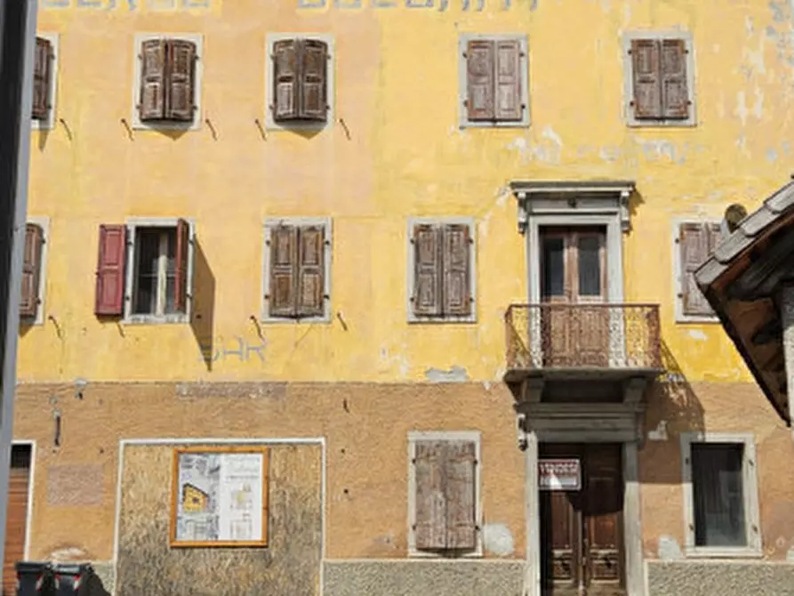 Immagine 6 di Palazzo in vendita  in Via Latteria 7 a Forni Di Sopra