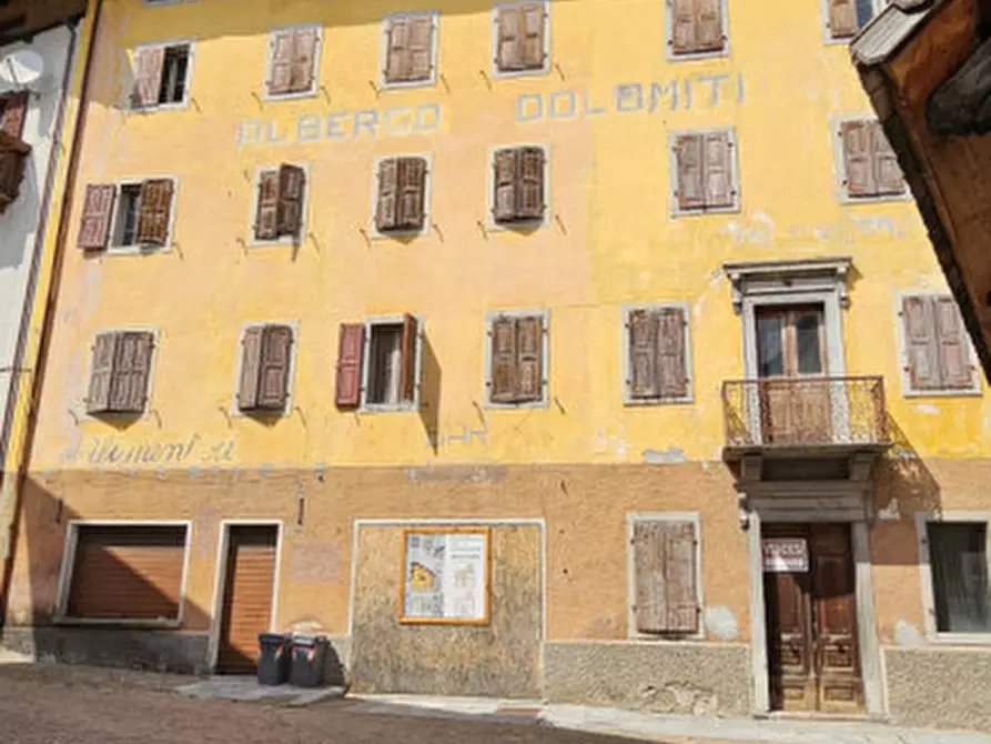 Immagine 7 di Palazzo in vendita  in Via Latteria 7 a Forni Di Sopra