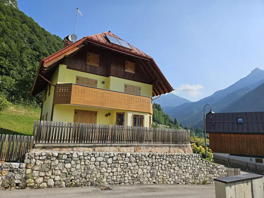 Immagine 2 di Casa indipendente in vendita  in Via Rivoli Bianchi 20 a Forni Avoltri