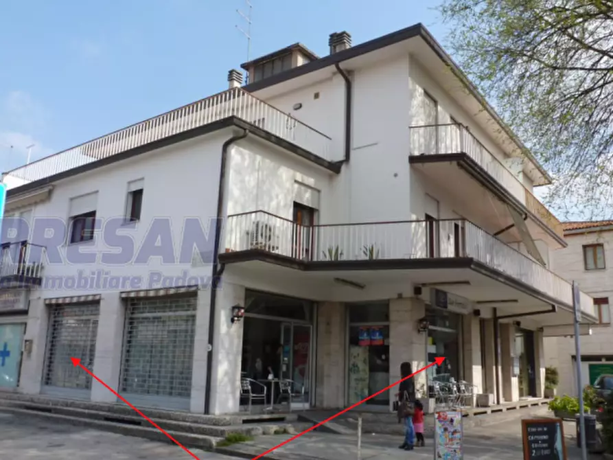 Immagine 1 di Negozio in vendita  in via sorio a Padova