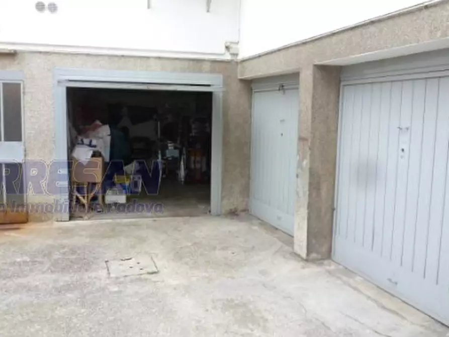 Immagine 11 di Negozio in vendita  in via sorio a Padova