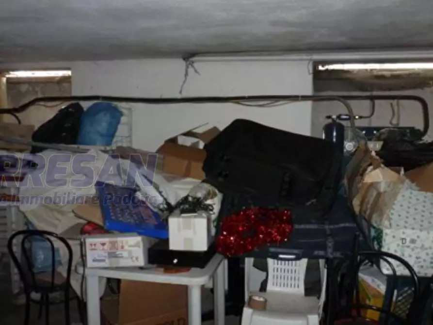 Immagine 14 di Negozio in vendita  in via sorio a Padova