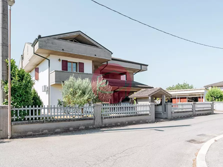 Immagine 1 di Casa indipendente in vendita  in VIA CAPANNAGUZZO a Cesena