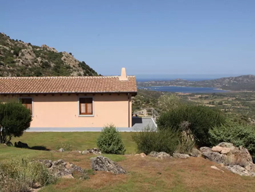 Immagine 1 di Villa in vendita  in viale cugnana 86 a Olbia