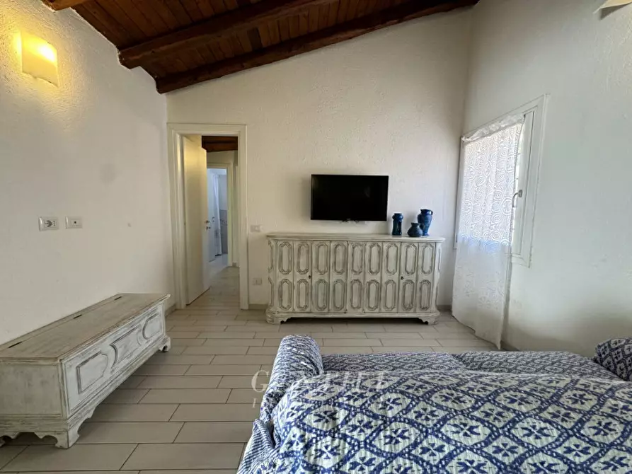 Immagine 2 di Appartamento in vendita  a Arzachena