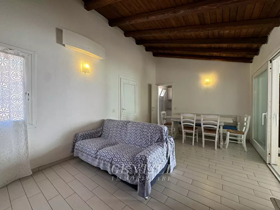 Immagine 3 di Appartamento in vendita  a Arzachena