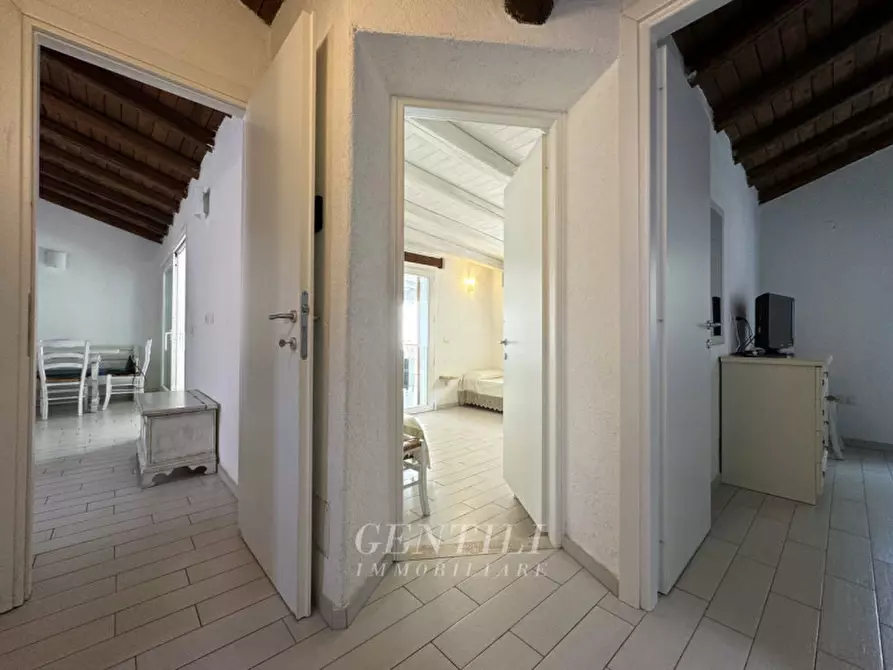 Immagine 13 di Appartamento in vendita  a Arzachena