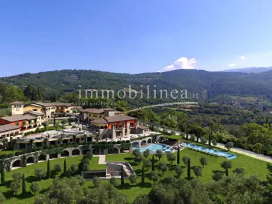 Immagine 1 di Hotel in vendita  in Zel a Costermano sul Garda
