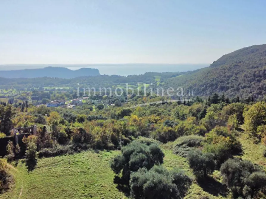 Immagine 1 di Terreno in vendita  a Costermano sul Garda