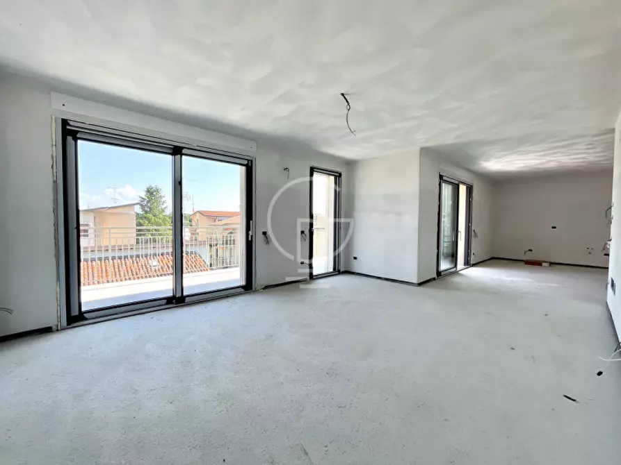 Immagine 8 di Appartamento in vendita  in Via Tommaso del Molin a Desenzano Del Garda